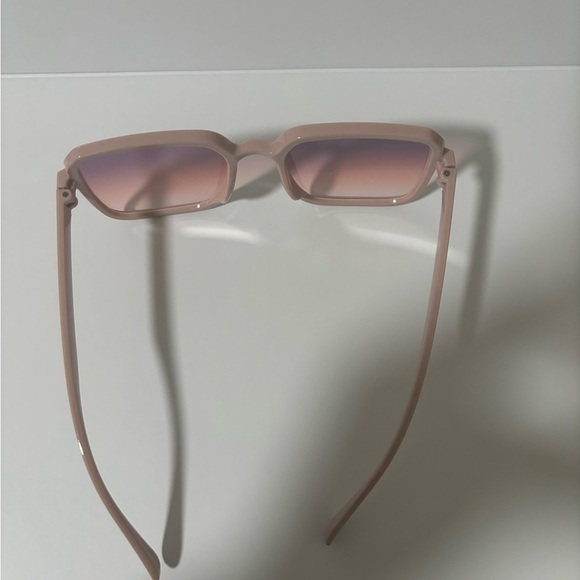 Pink Oversized Square Sunglasses with Gradient Lenses - Picture 5 of 8